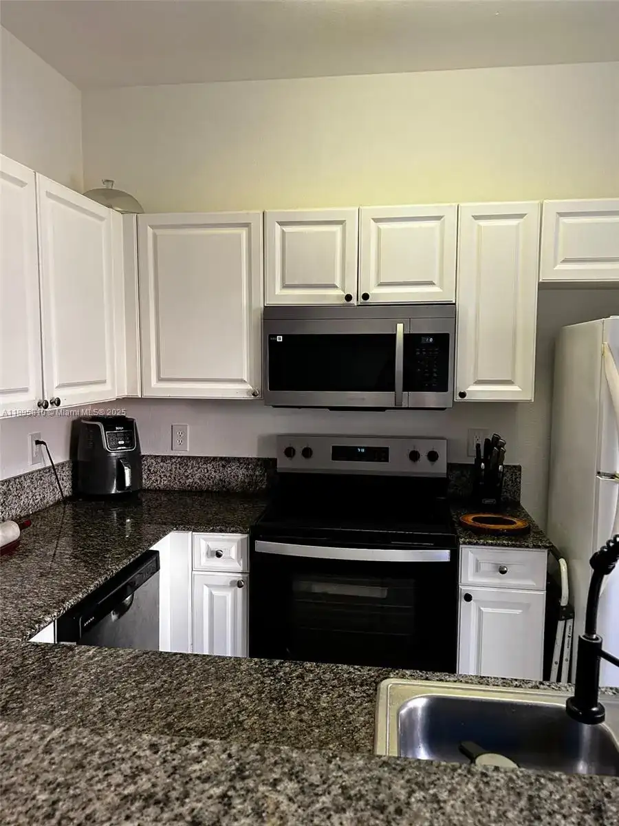 10775 NW 83rd Ter # 28, Doral FL 33178 photo 2