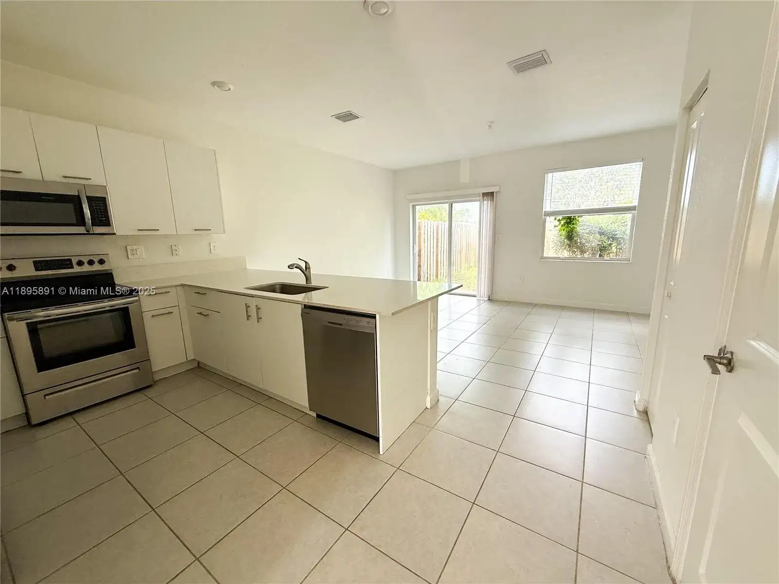 12445 NW 23rd Ct, Miami FL 33167 photo 5
