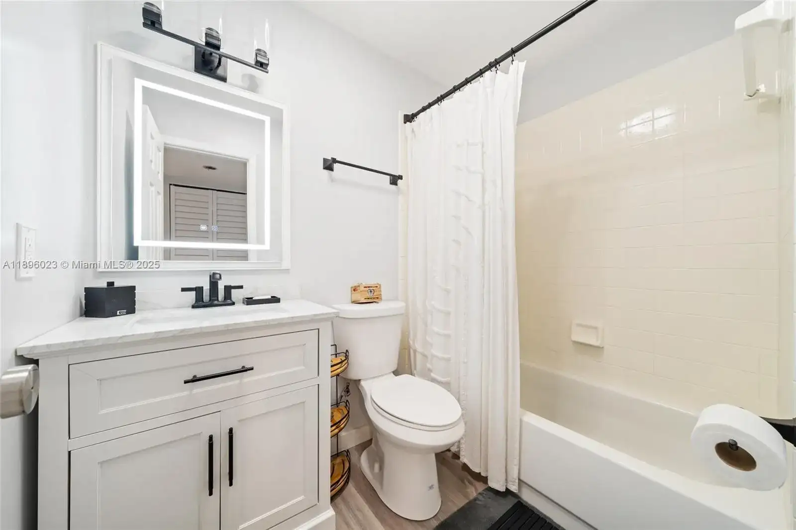 861 NE 207th Ln # 14, Miami FL 33179 photo 5