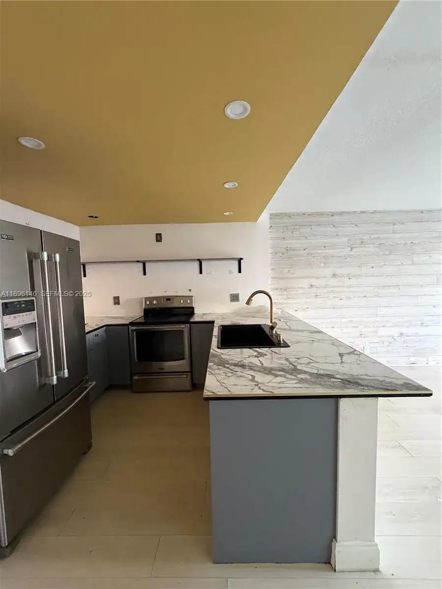 3002 NE 5th Ter # B, Wilton Manors FL 33334 photo 2