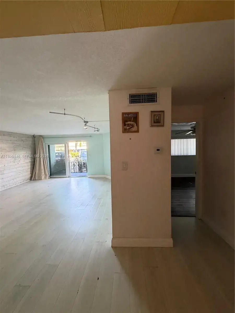 3002 NE 5th Ter # B, Wilton Manors FL 33334 photo 5