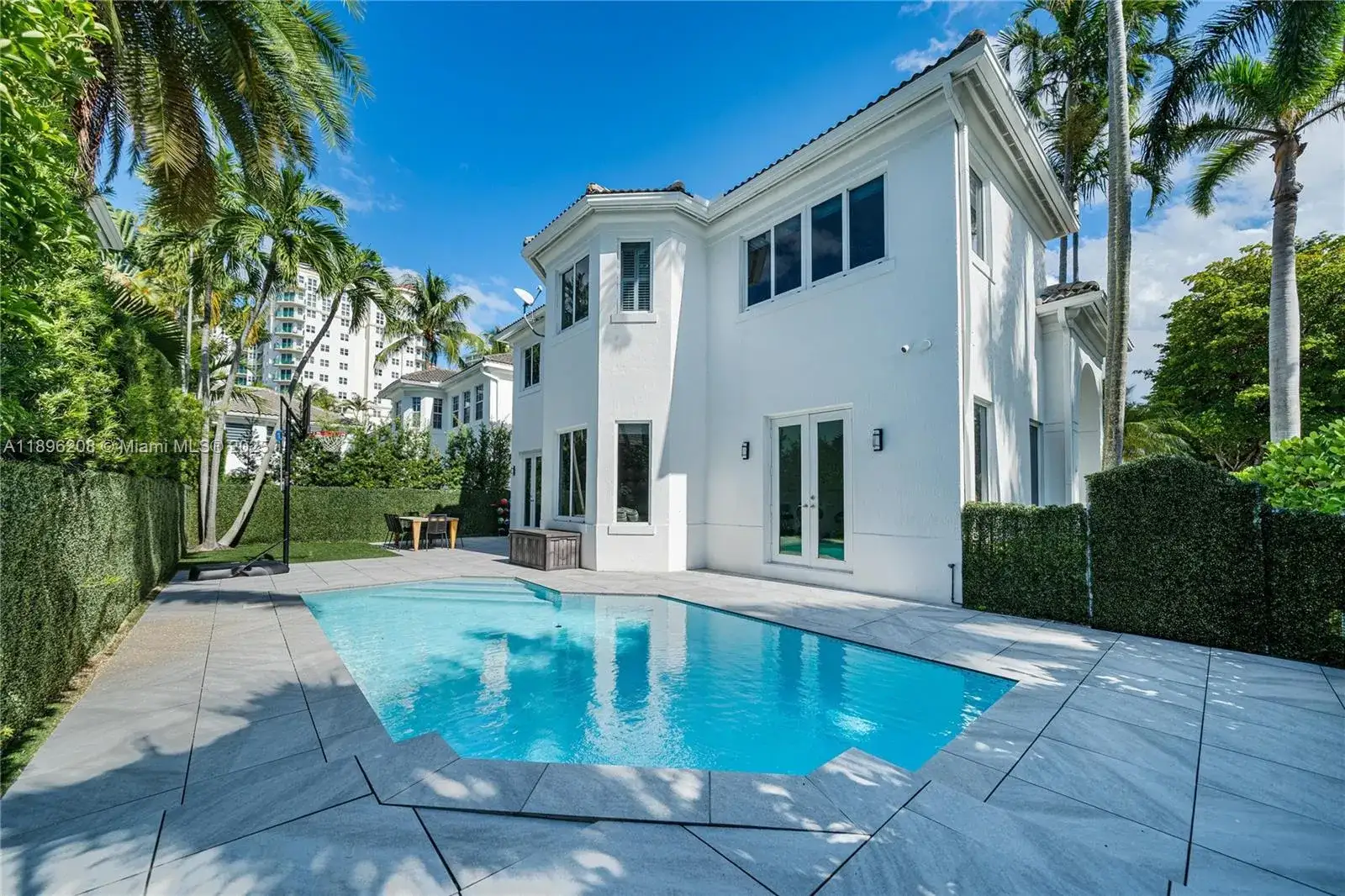 3703 NE 199th St, Aventura FL 33180 photo 2