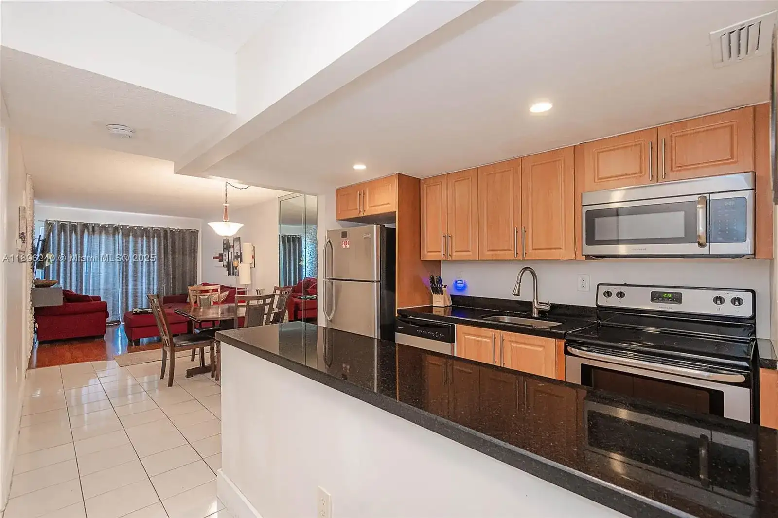 201 178th Dr # 426, Sunny Isles Beach FL 33160 photo 4