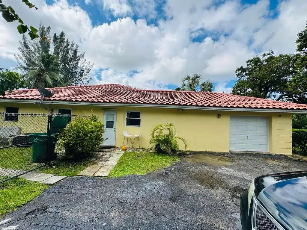 3405 NW 82nd Ave, Coral Springs FL 33065 photo 2