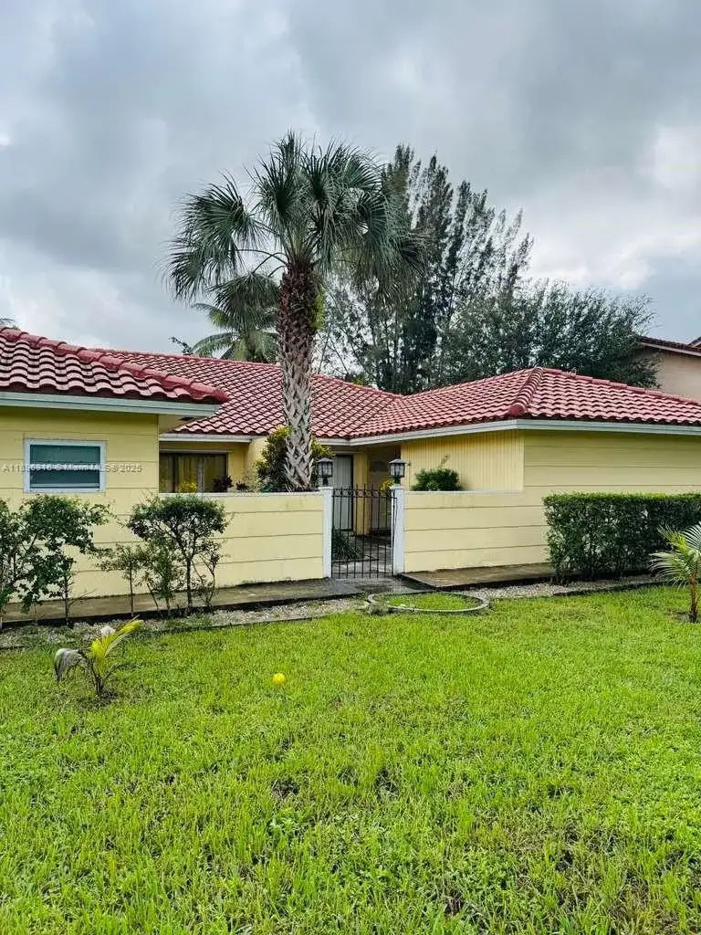 3405 NW 82nd Ave, Coral Springs FL 33065 photo 4