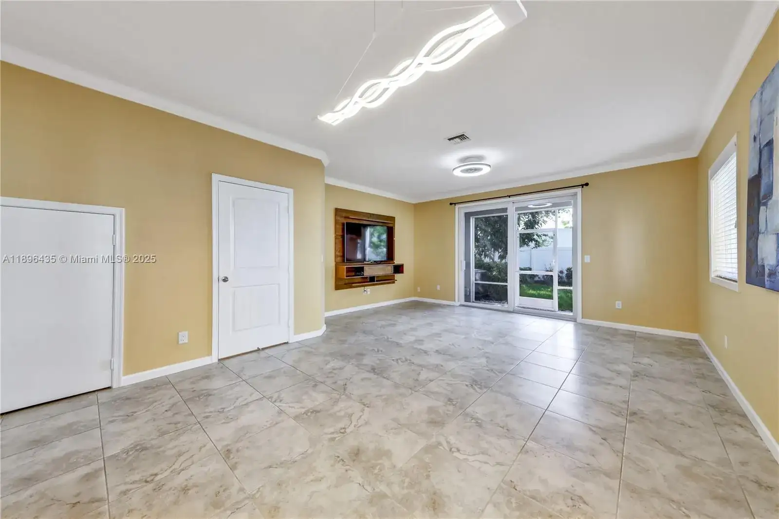 346 NE 47th Pl, Deerfield Beach FL 33064 photo 4