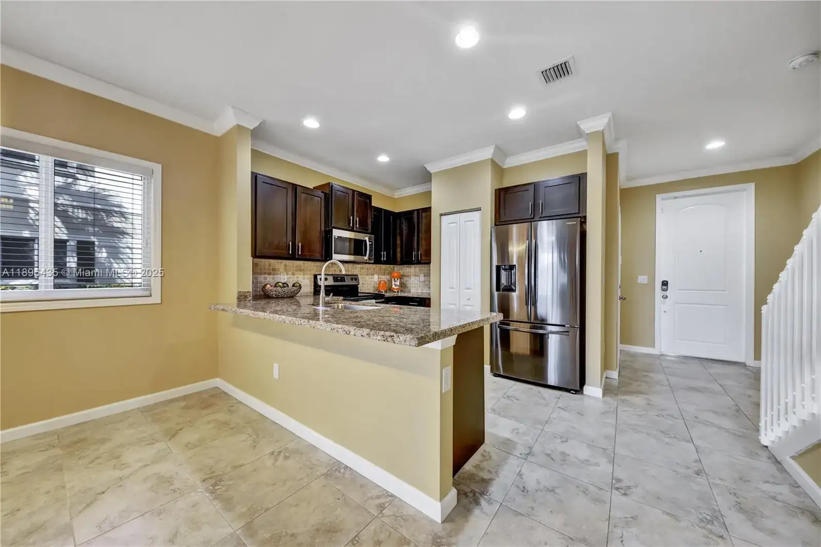 346 NE 47th Pl, Deerfield Beach FL 33064 photo 5
