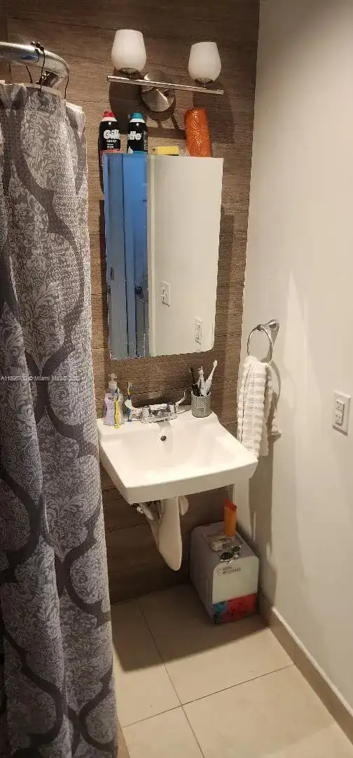 165 W 60th St, Hialeah FL 33012 photo 4
