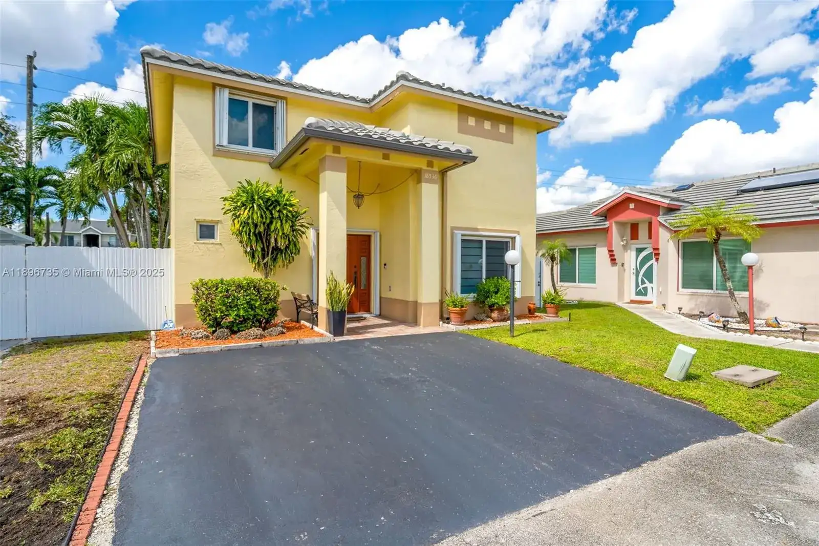 18536 NW 56th Pl, Miami Gardens FL 33055 photo 2