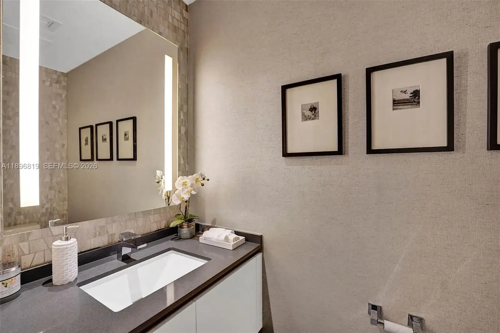 88 SW 7th St # 1408, Miami FL 33130 photo 5