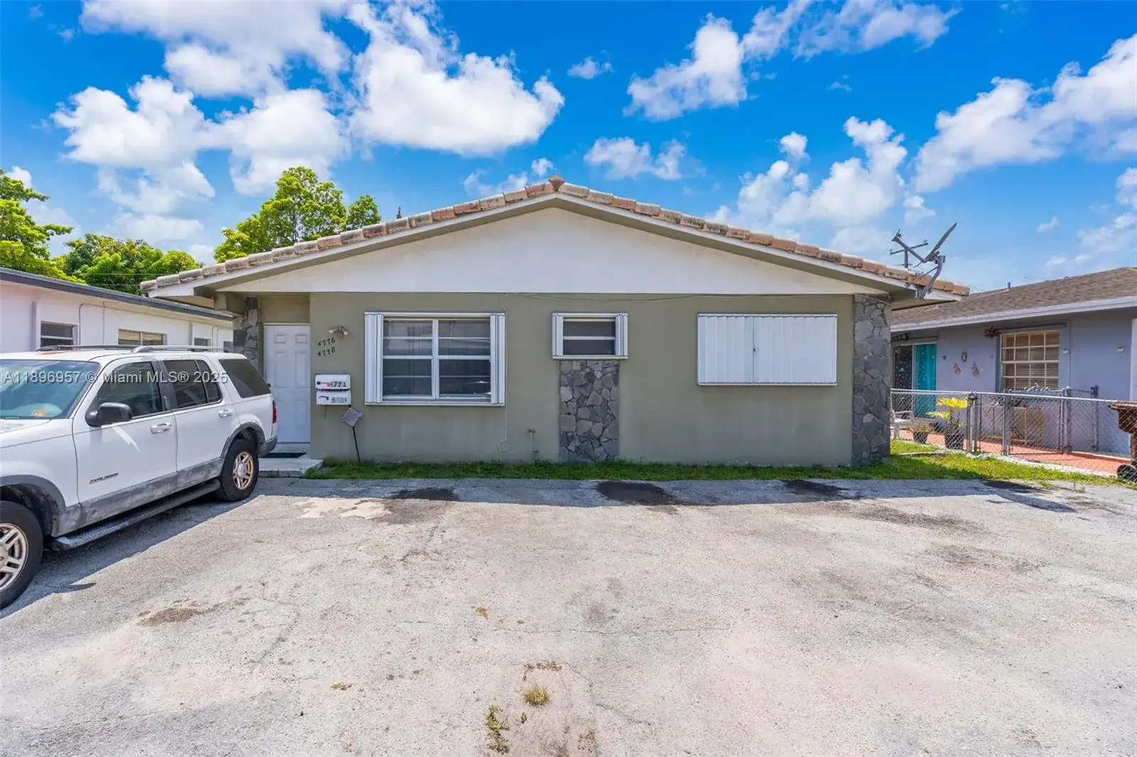 4776 E 10th Ave # 4778, Hialeah FL 33013 photo 2