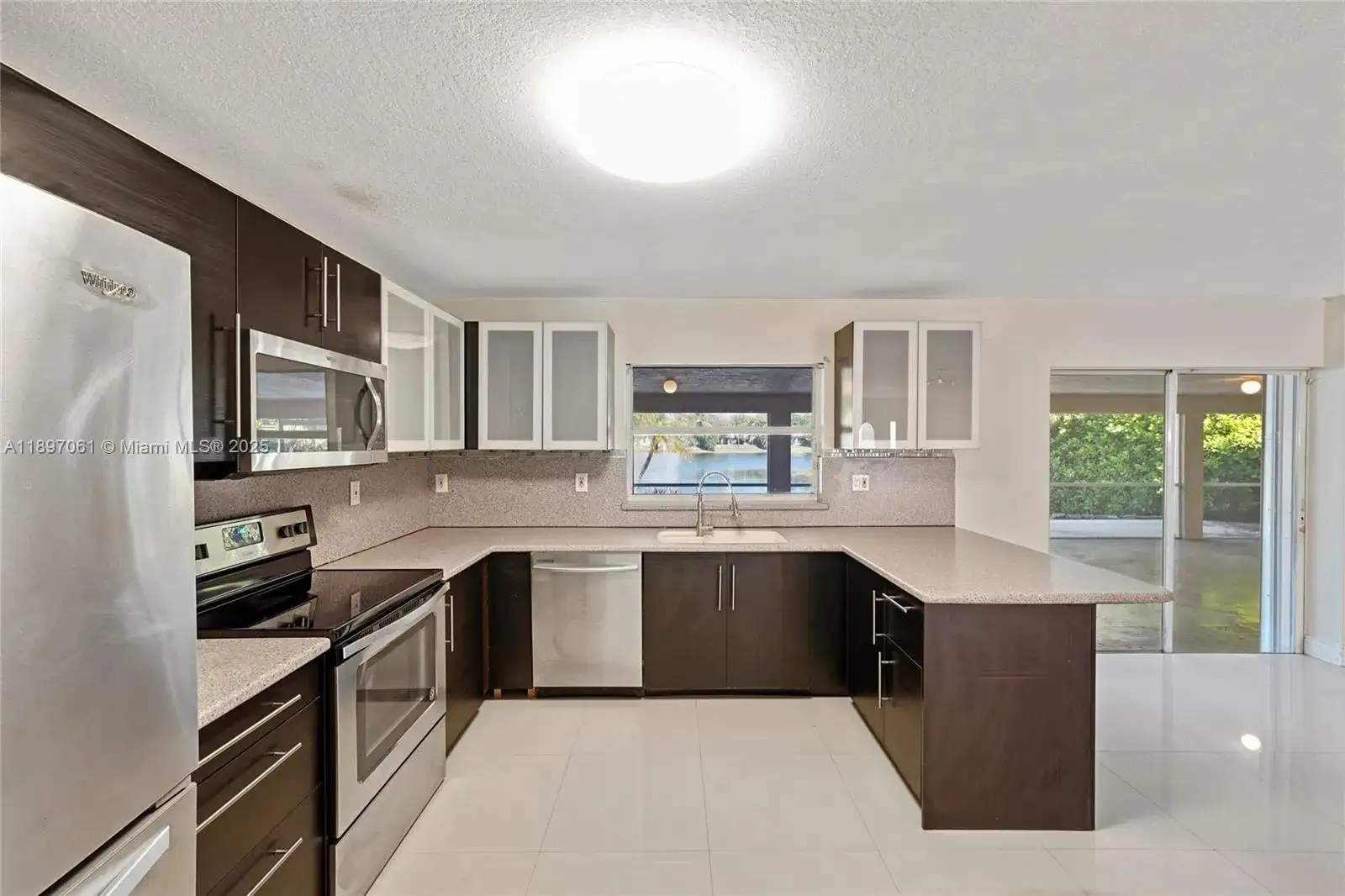 8881 NW 189th Ter, Hialeah FL 33018 photo 5