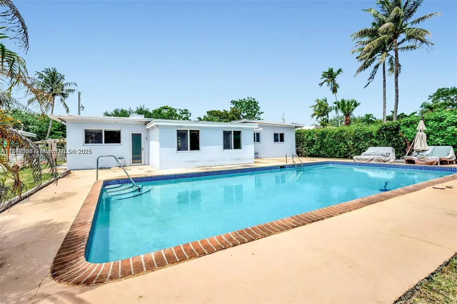 820 NE 115th St, Biscayne Park FL 33161 photo 4