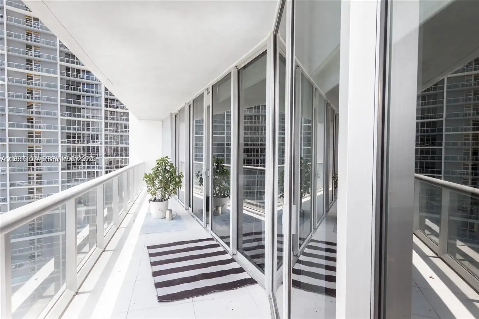 465 Brickell Ave # 2705, Miami FL 33131 photo 2