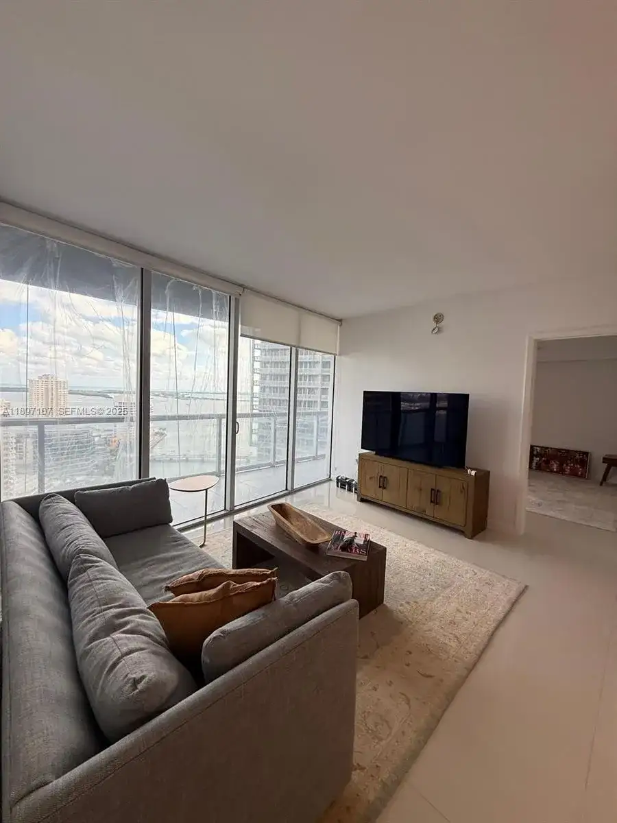 465 Brickell Ave # 2705, Miami FL 33131 photo 4