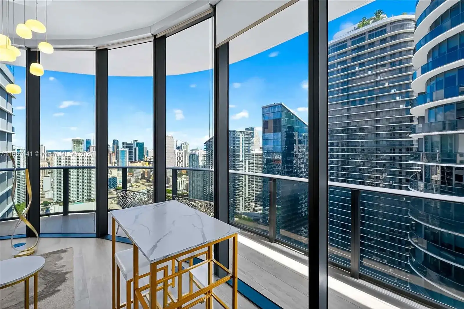 55 SW 9th St # 4301, Miami FL 33130 photo 2