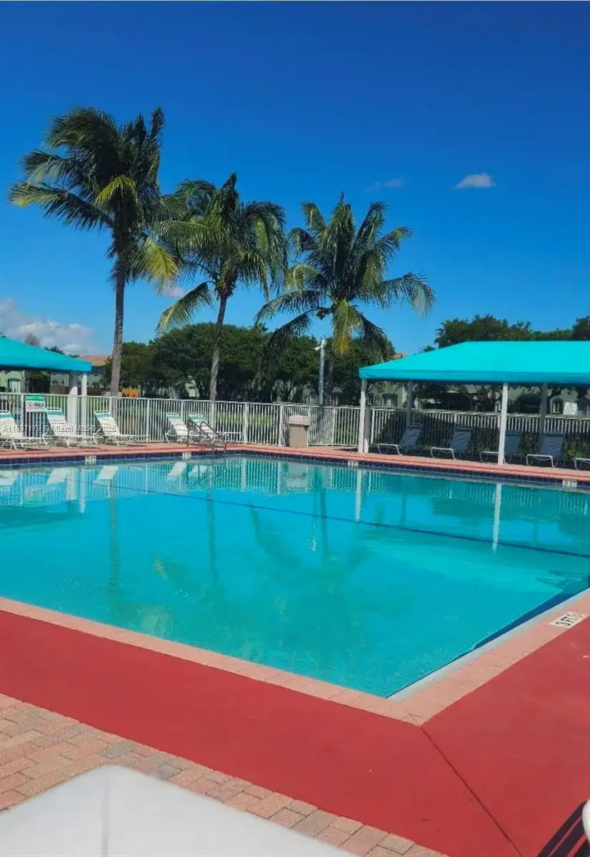 2551 SE 16th Ter # 202, Homestead FL 33035 photo 2