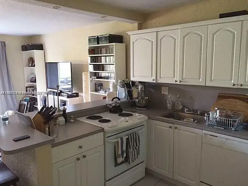 7487 SW 82nd St # C309, Miami FL 33143 photo 3