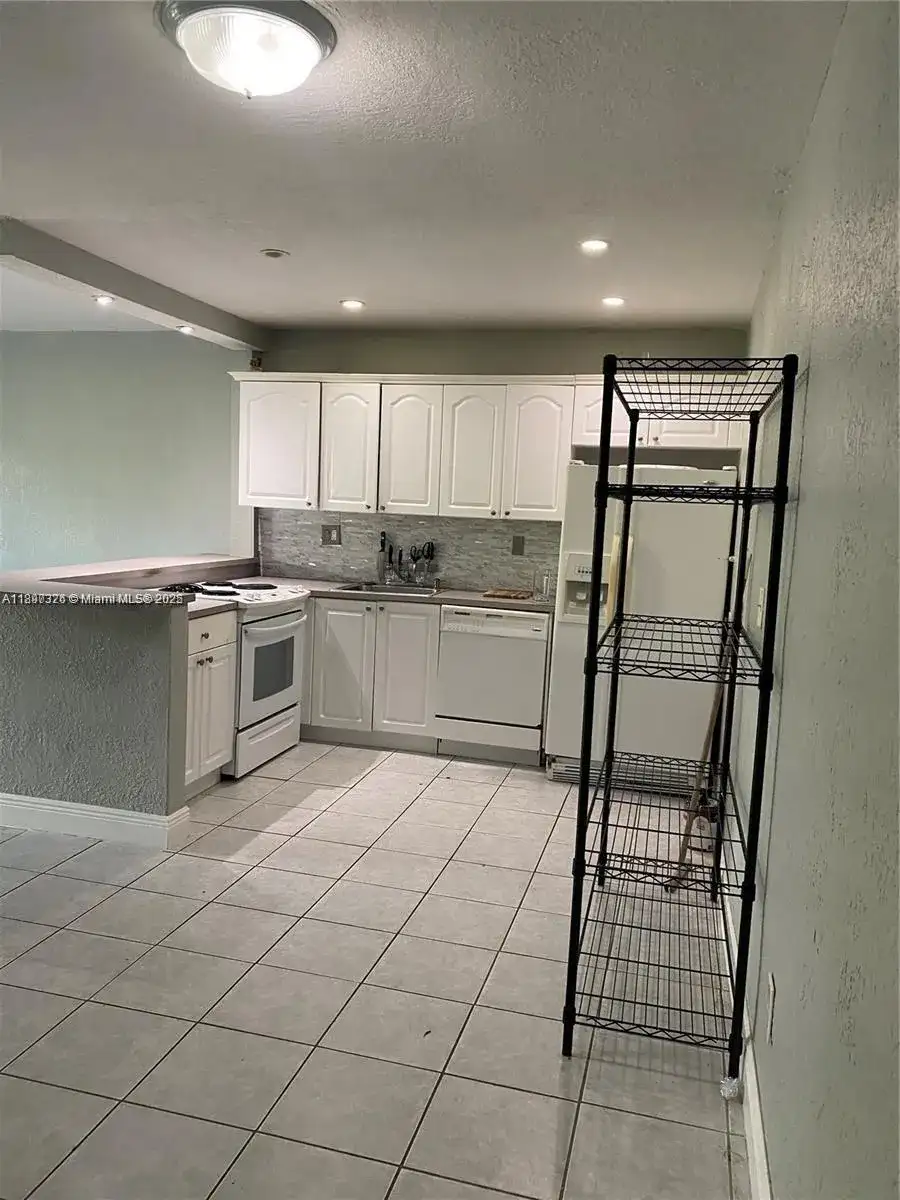 7487 SW 82nd St # C309, Miami FL 33143 photo 4