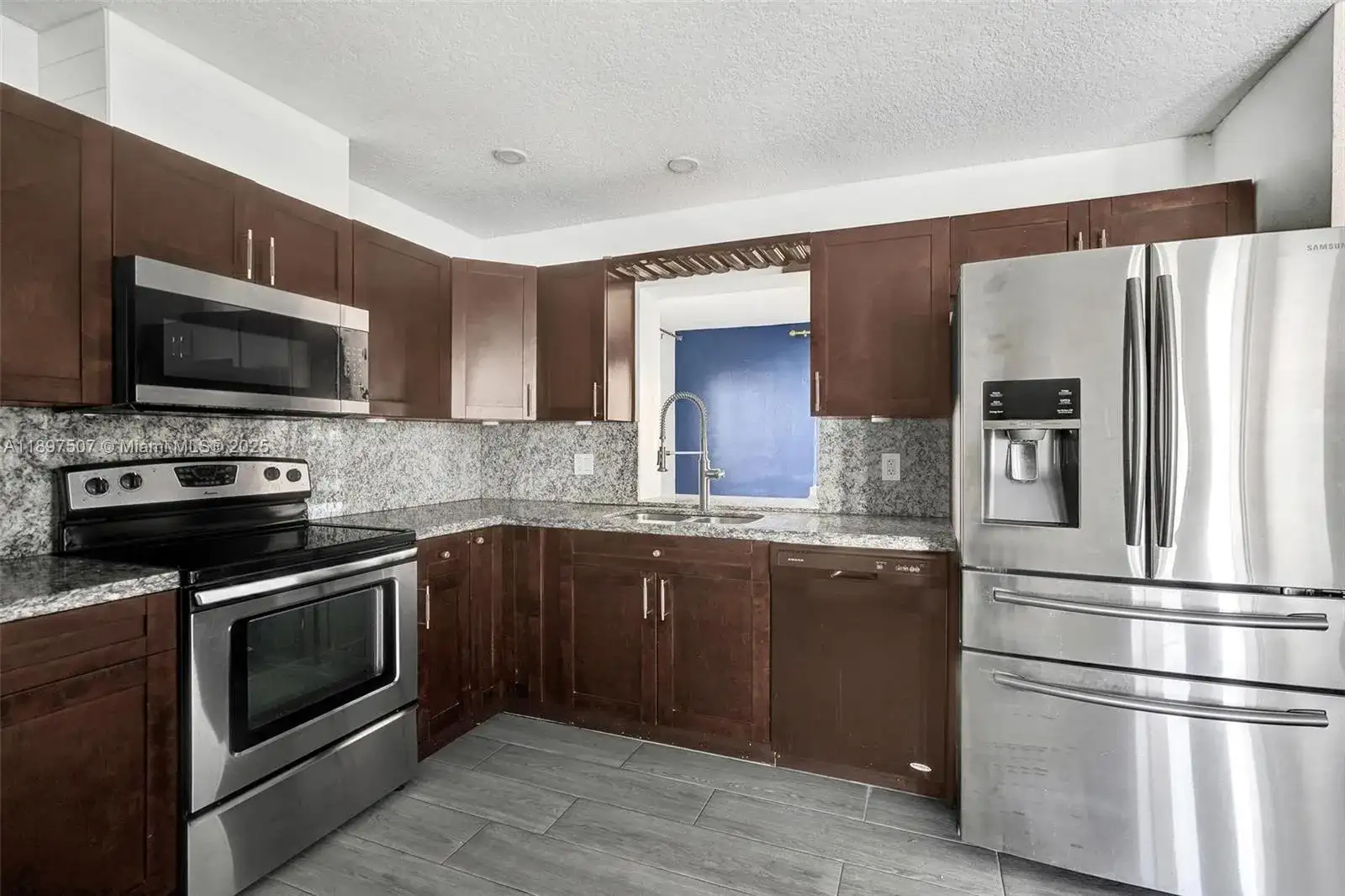 8105 SW 19th St, North Lauderdale FL 33068 photo 3
