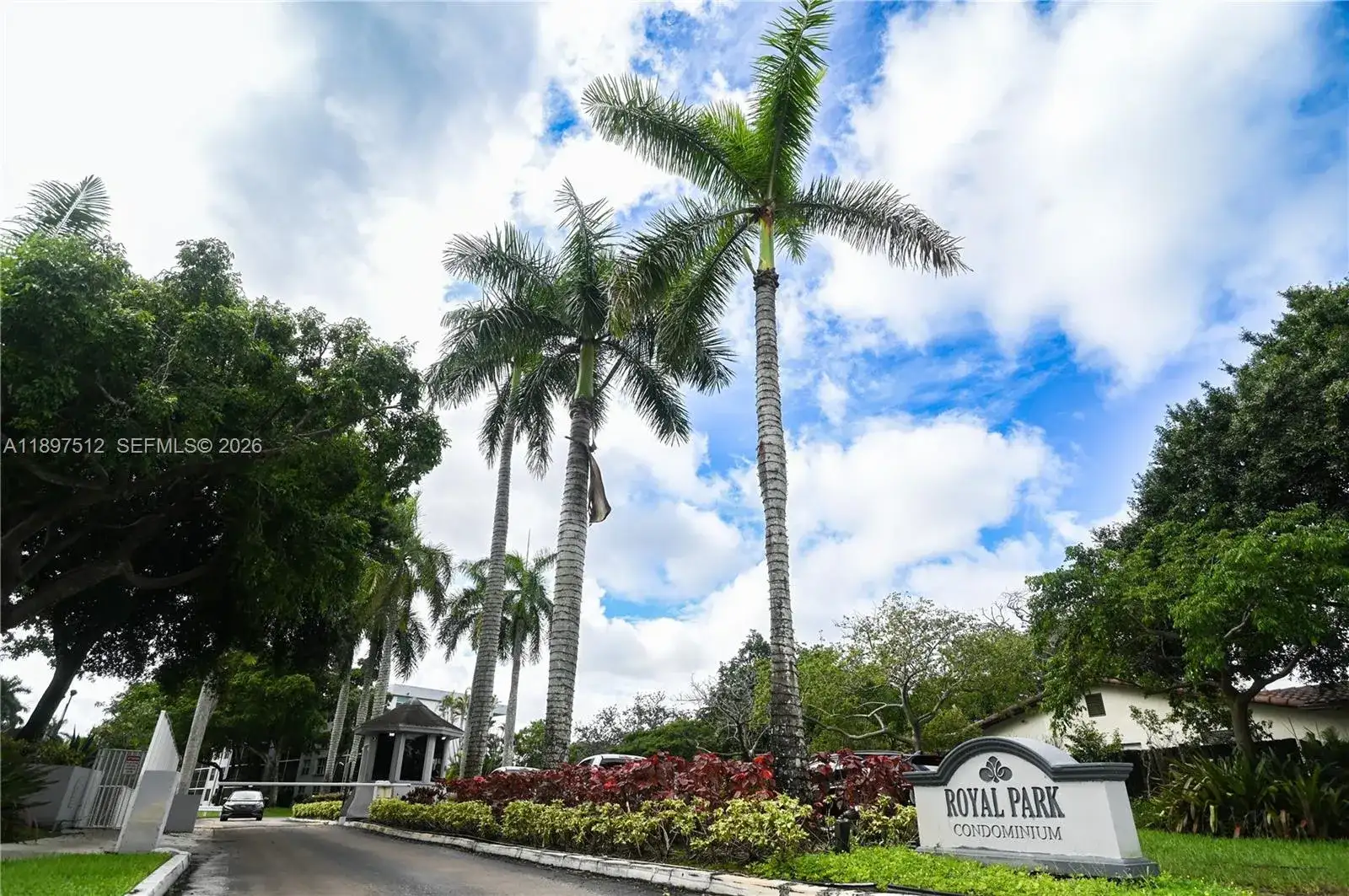 110 Royal Park Dr # 2H, Oakland Park FL 33309 photo 2