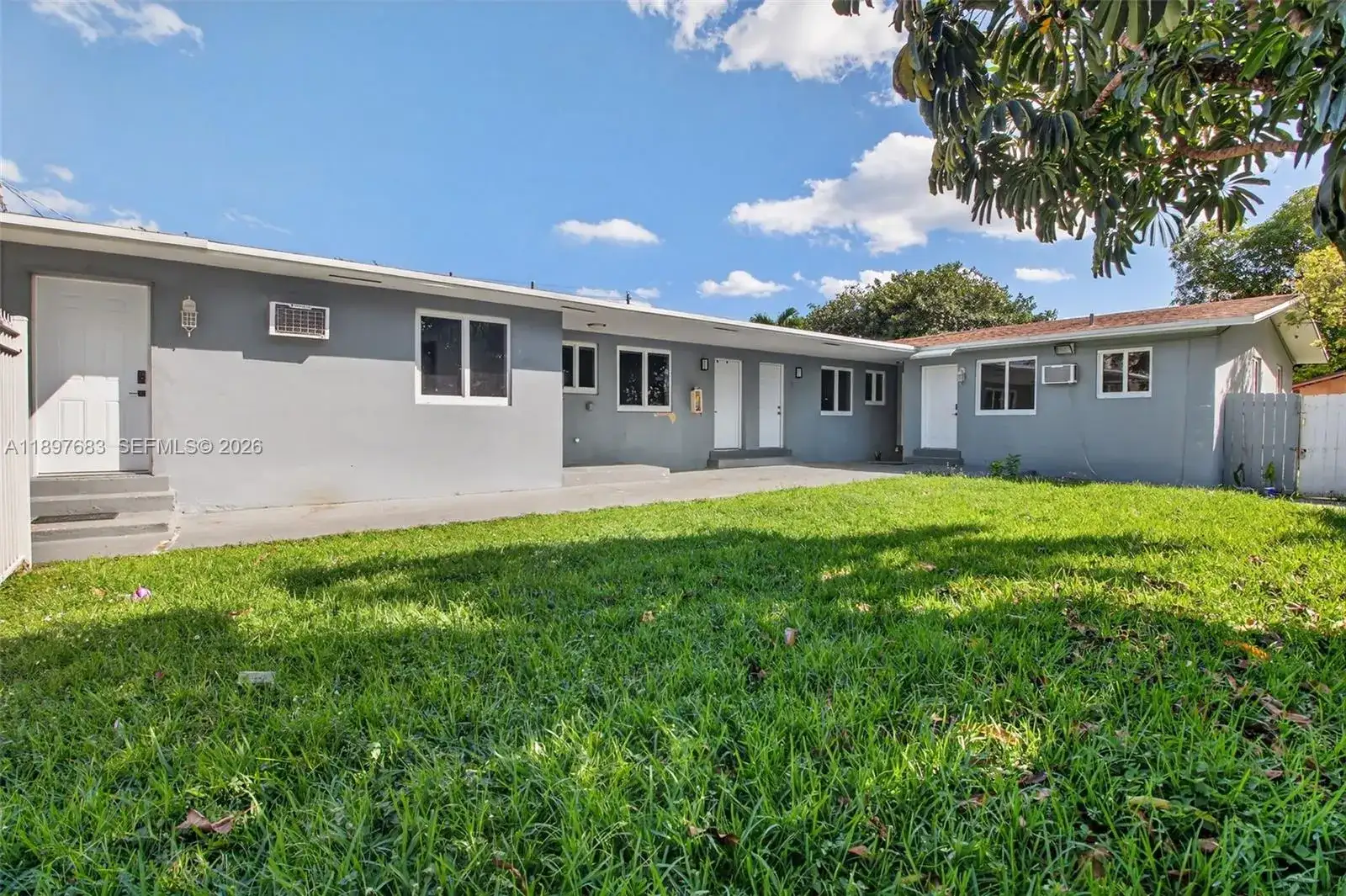 1864 NW 28th St, Miami FL 33142 photo 3