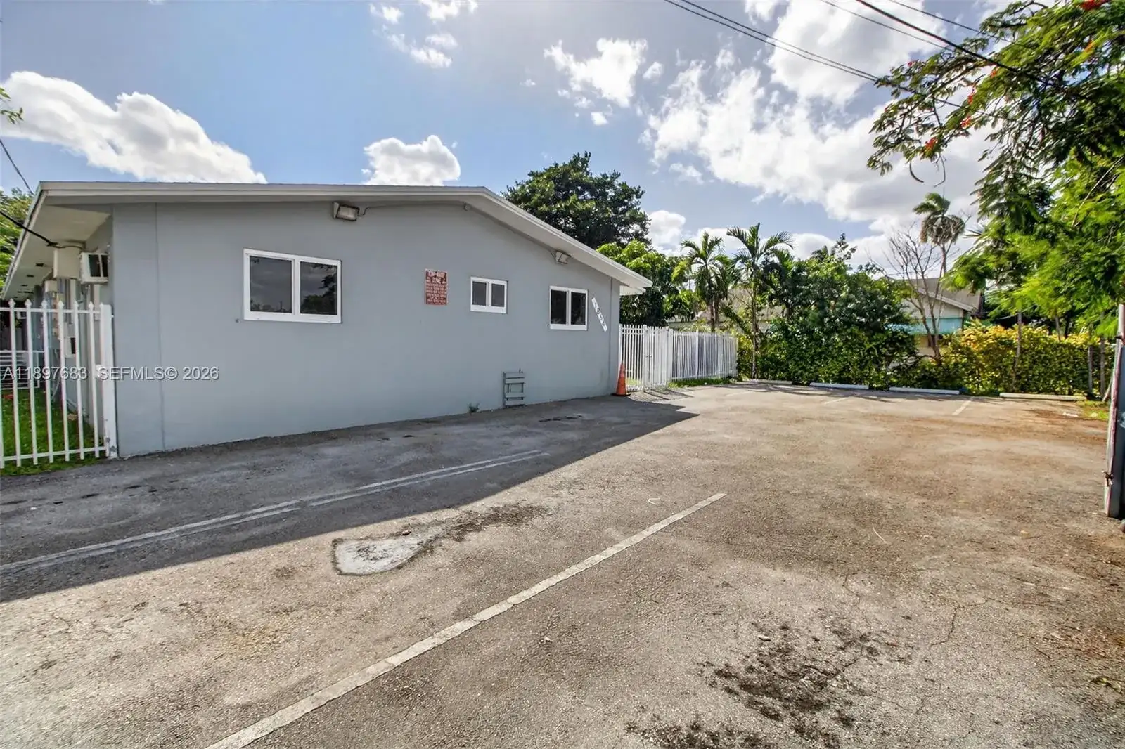 1864 NW 28th St, Miami FL 33142 photo 4
