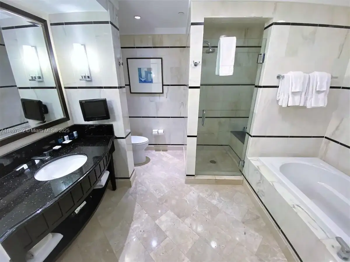 4391 Collins Ave # 1619, Miami Beach FL 33140 photo 3