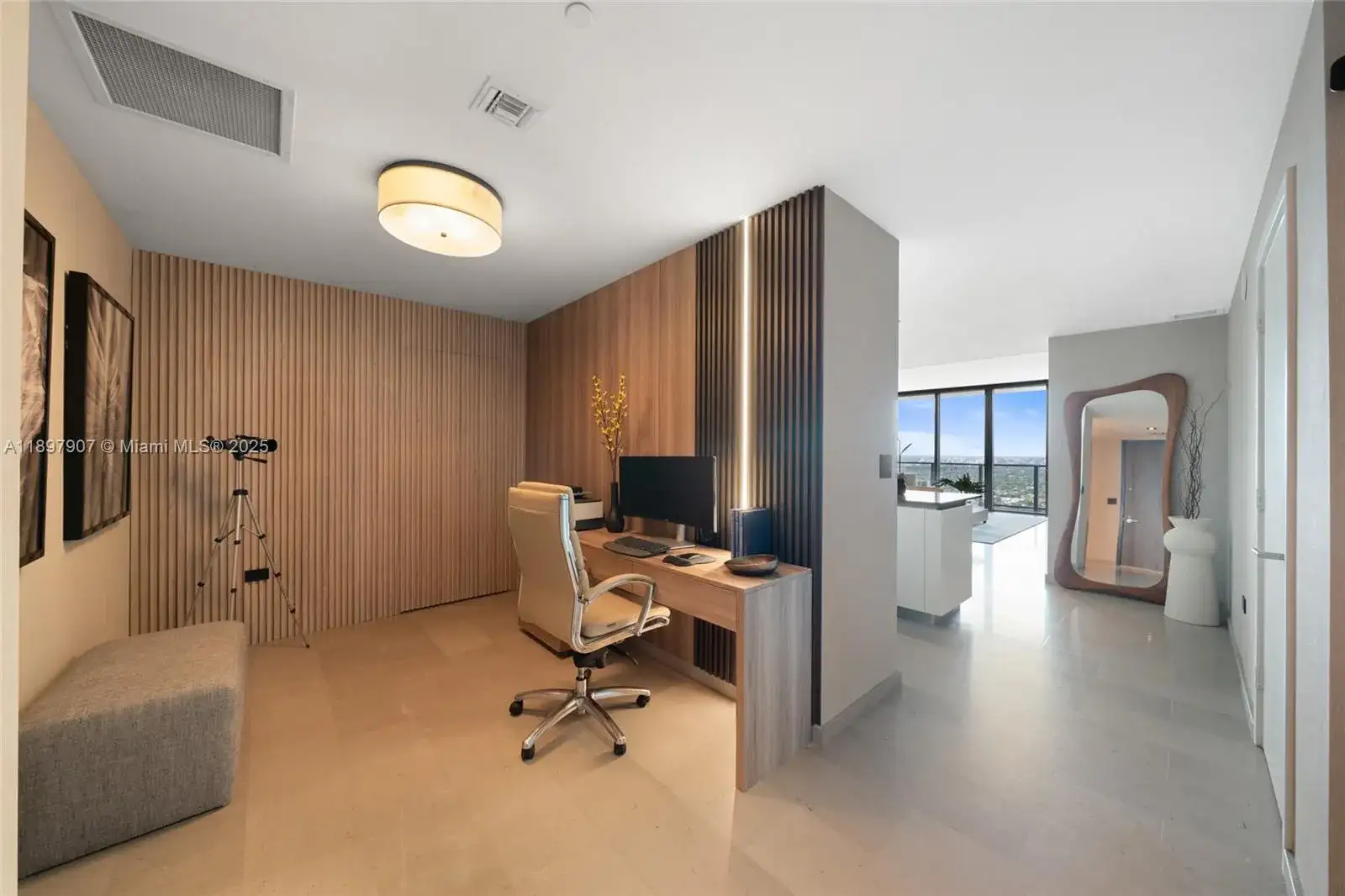 88 SW 7th St # 3910, Miami FL 33130 photo 4