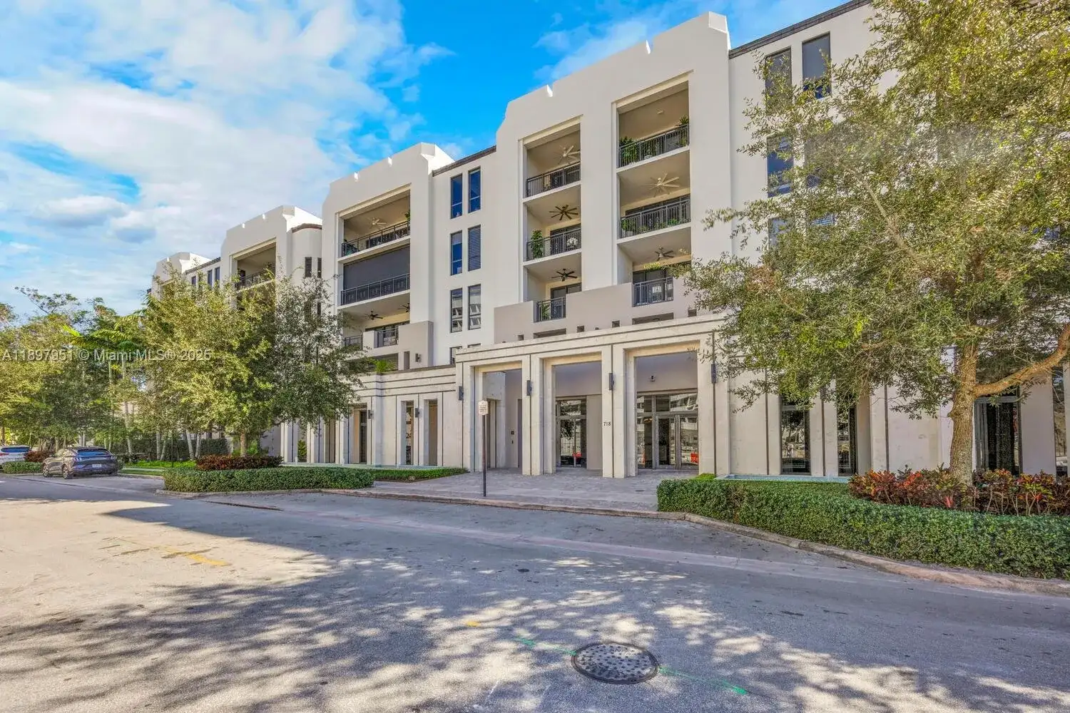 718 Valencia Ave # 207, Coral Gables FL 33134 photo 2