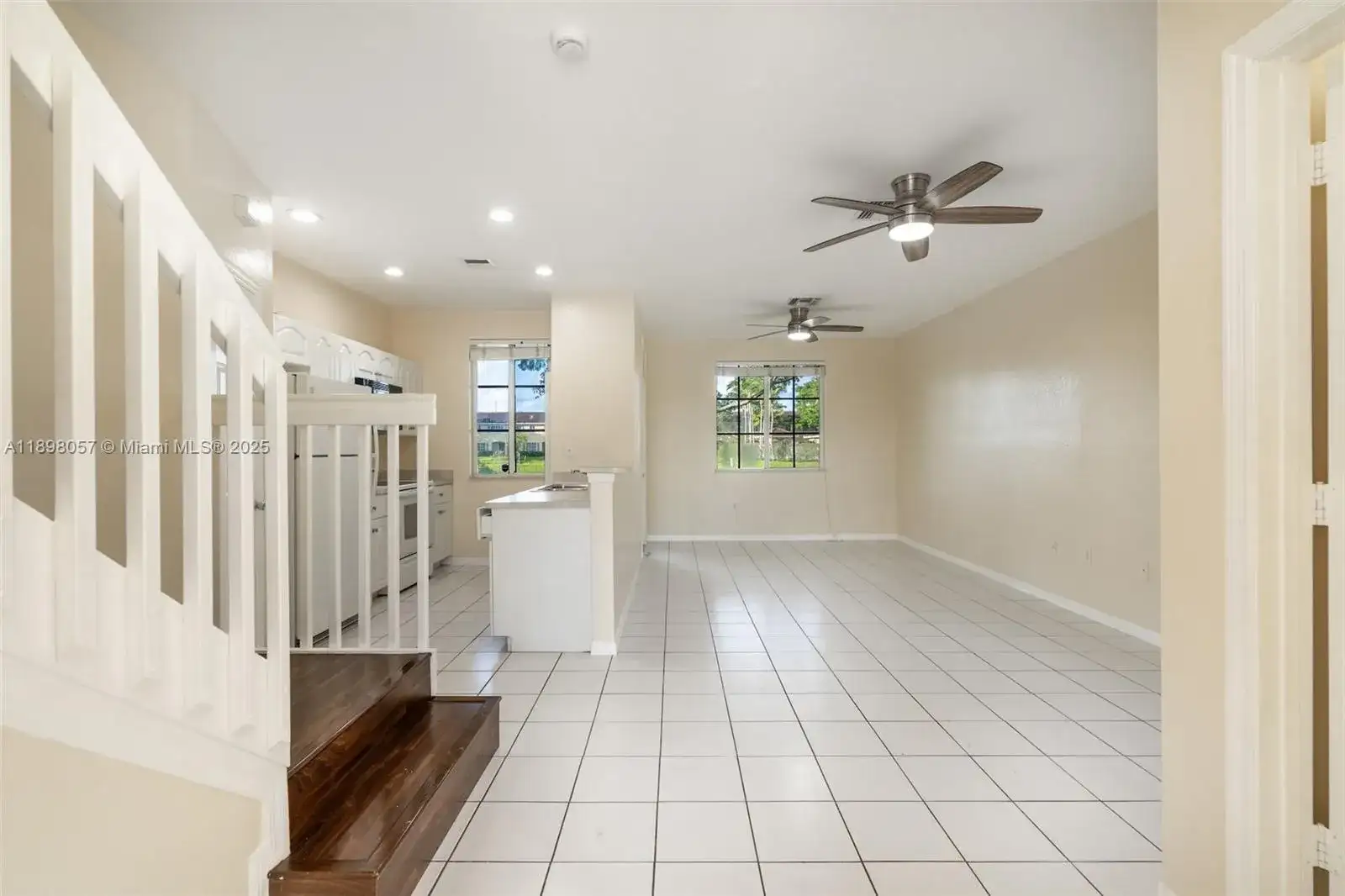 6051 SW 19th Pl, North Lauderdale FL 33068 photo 2