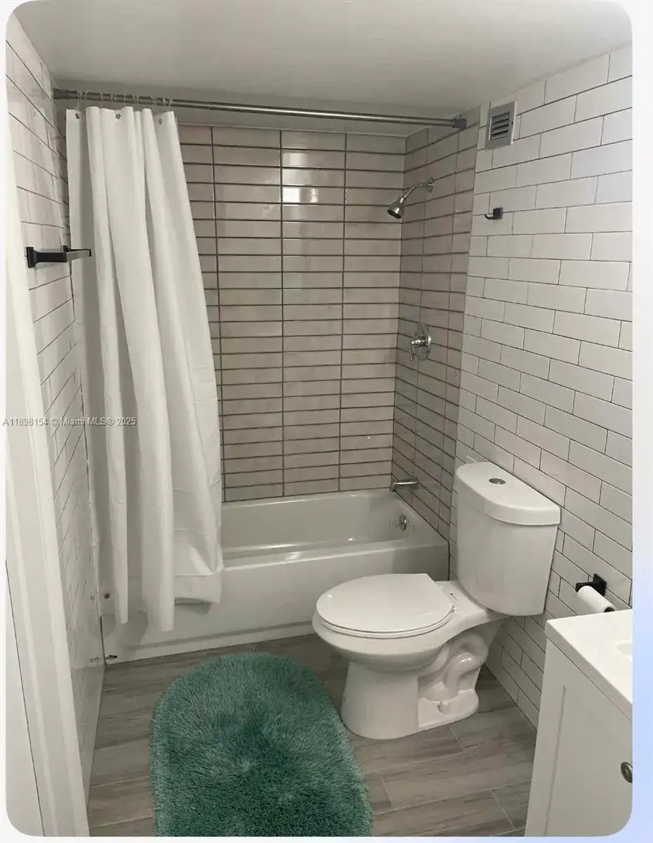 1351 NE MIAMI GARDENS DR # 1421E, Miami FL 33179 photo 3
