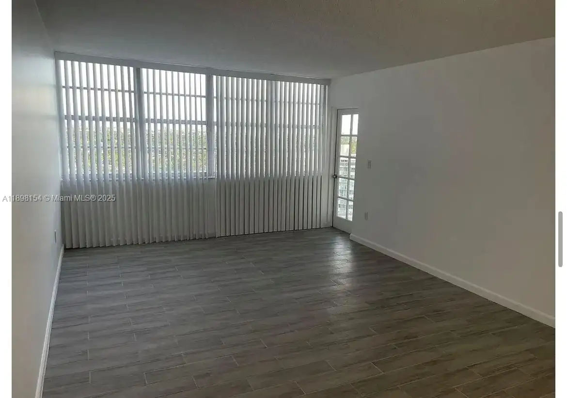 1351 NE MIAMI GARDENS DR # 1421E, Miami FL 33179 photo 5