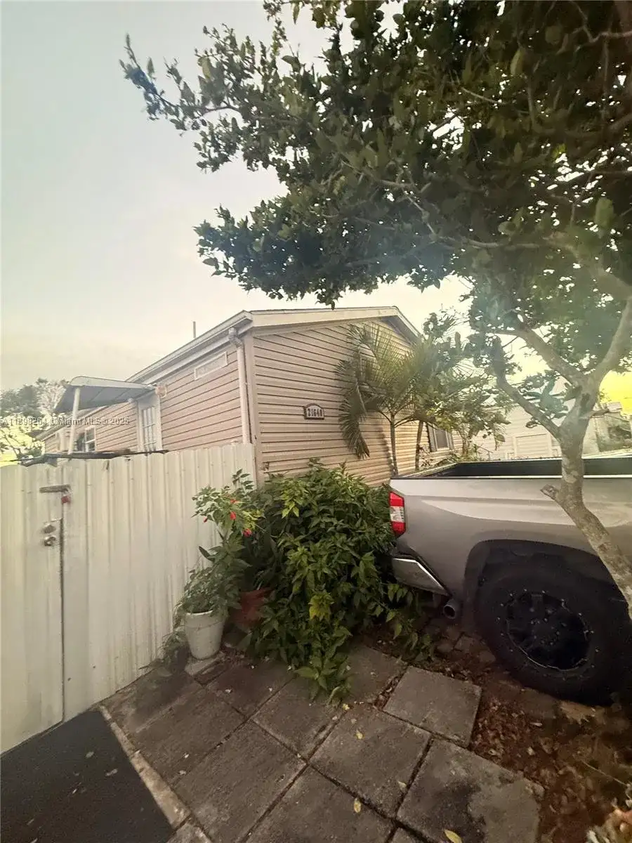 21640 NW 3rd Pl, Pembroke Pines FL 33029 photo 2