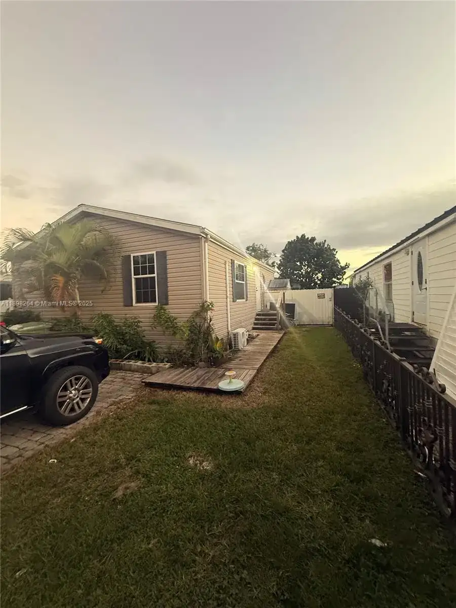 21640 NW 3rd Pl, Pembroke Pines FL 33029 photo 3