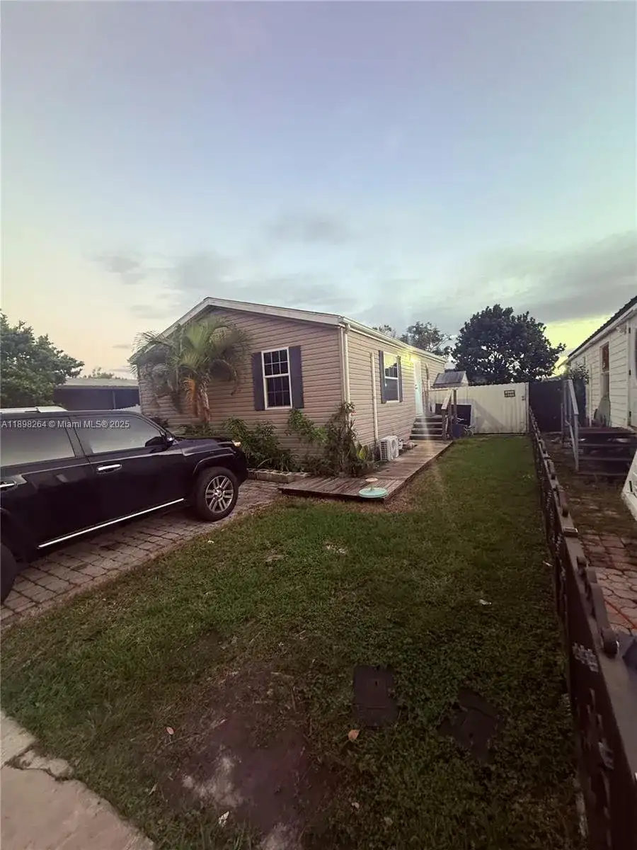 21640 NW 3rd Pl, Pembroke Pines FL 33029 photo 5