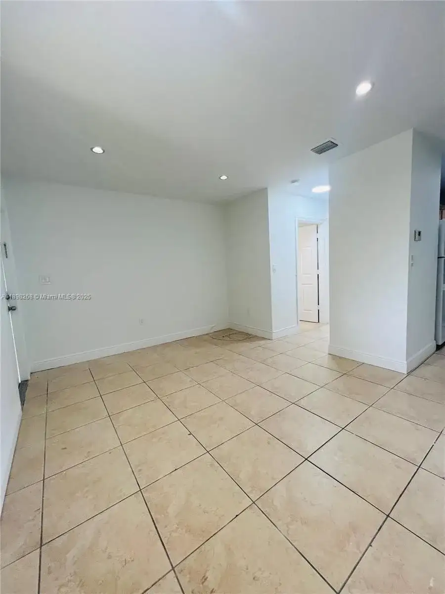 2185 NW 16th Ter # 16, Miami FL 33125 photo 3