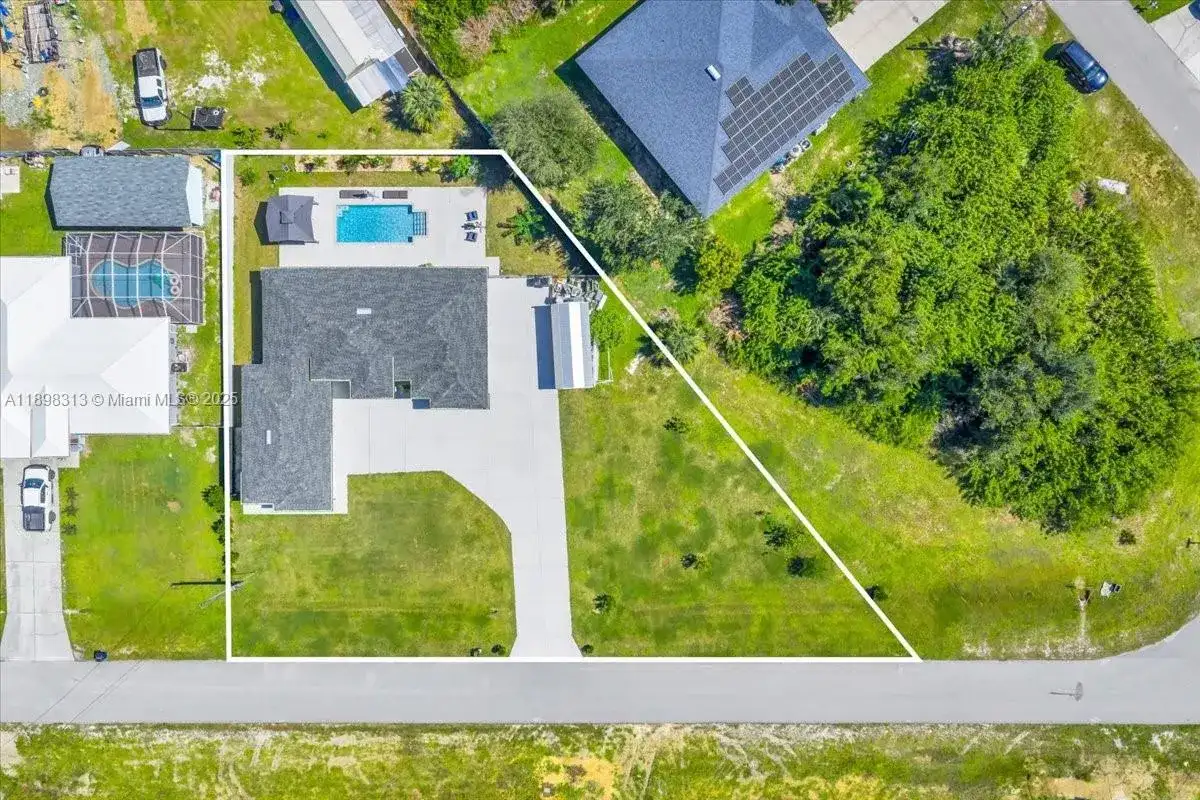 363 PAISLEY, Lehigh Acres FL 33974 photo 3