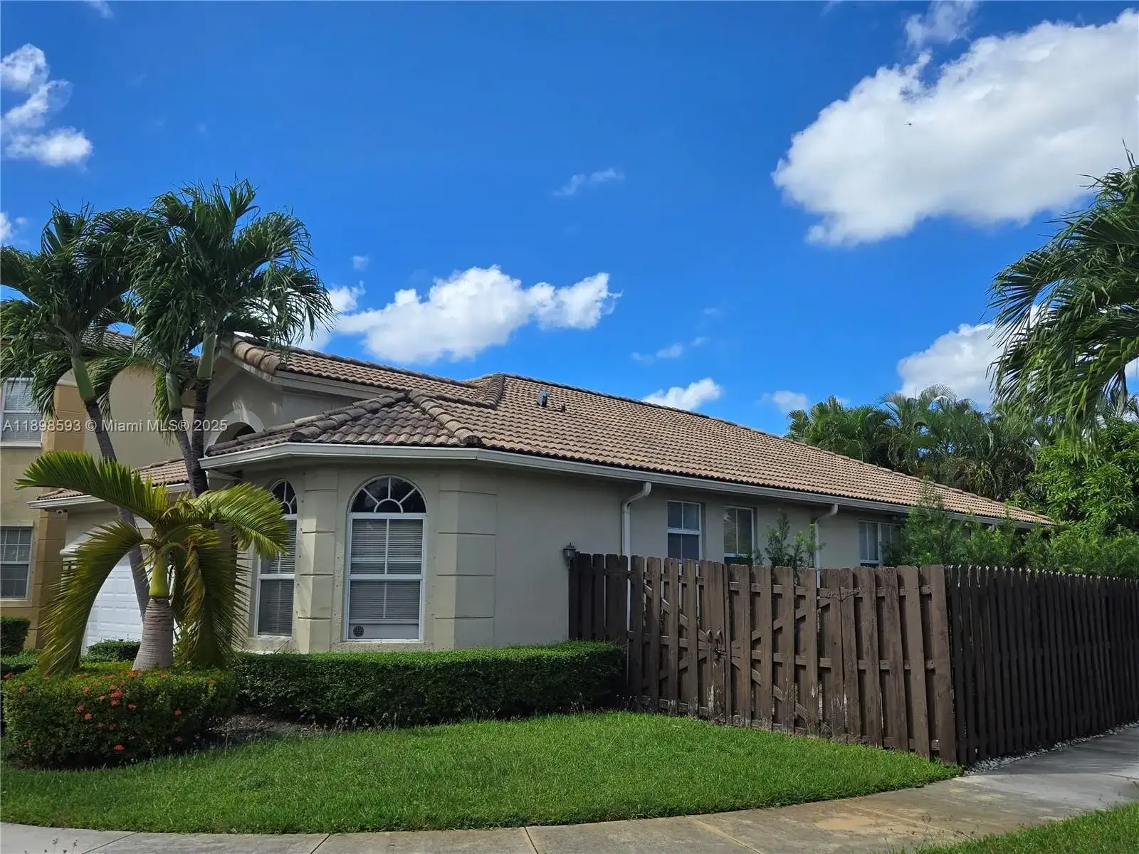 11141 NW 77th Ter, Doral FL 33178 photo 5