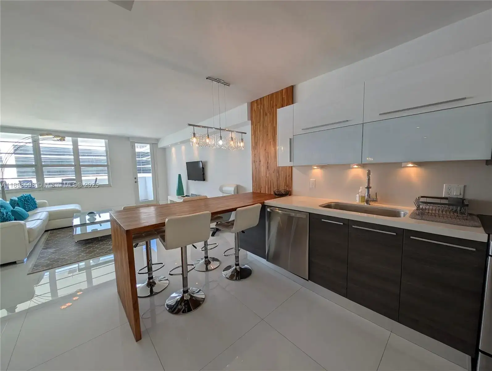 100 Lincoln Rd # 1008, Miami Beach FL 33139 photo 3