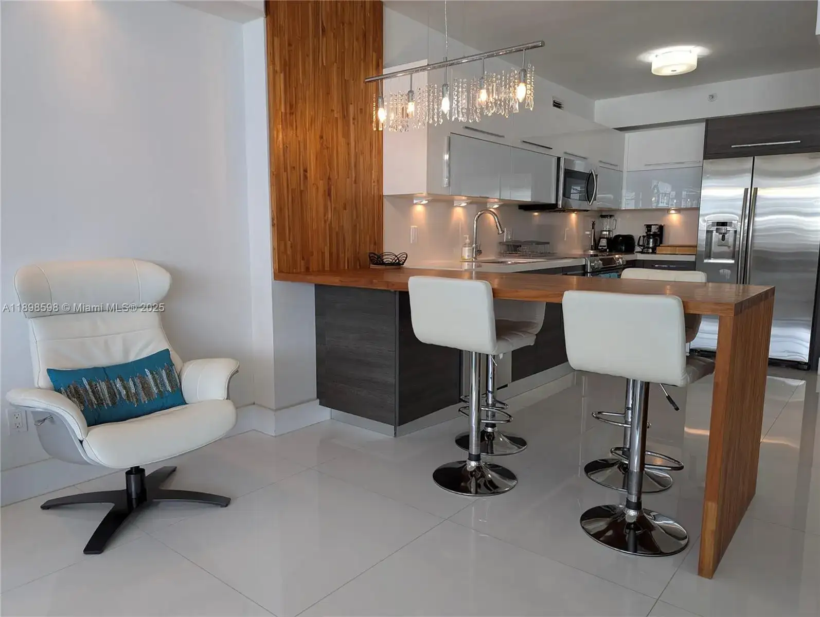 100 Lincoln Rd # 1008, Miami Beach FL 33139 photo 4
