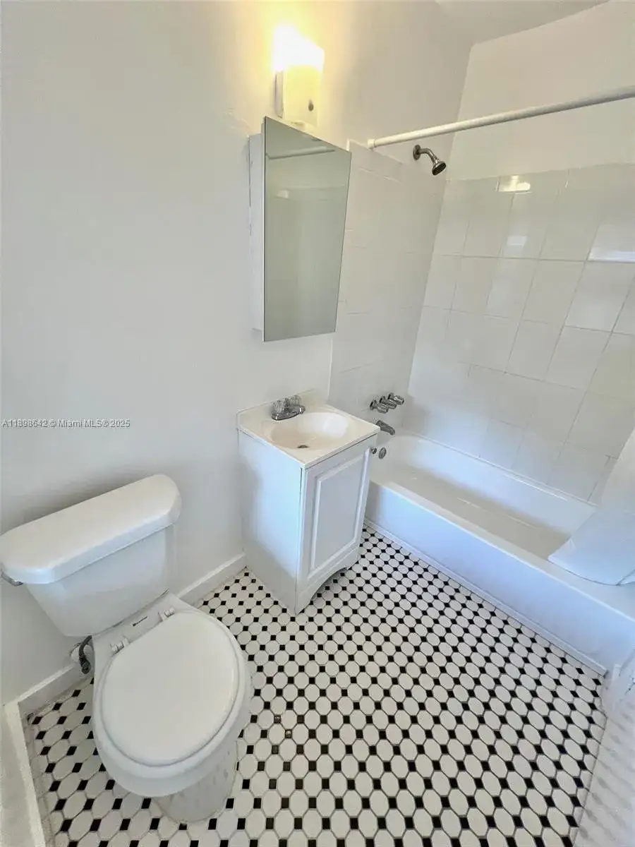 700 NE 85th St # 14, Miami FL 33138 photo 4