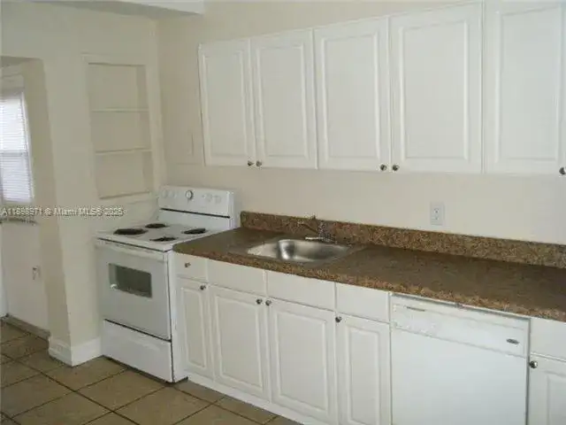 107 Allen Rd, West Park FL 33023 photo 3