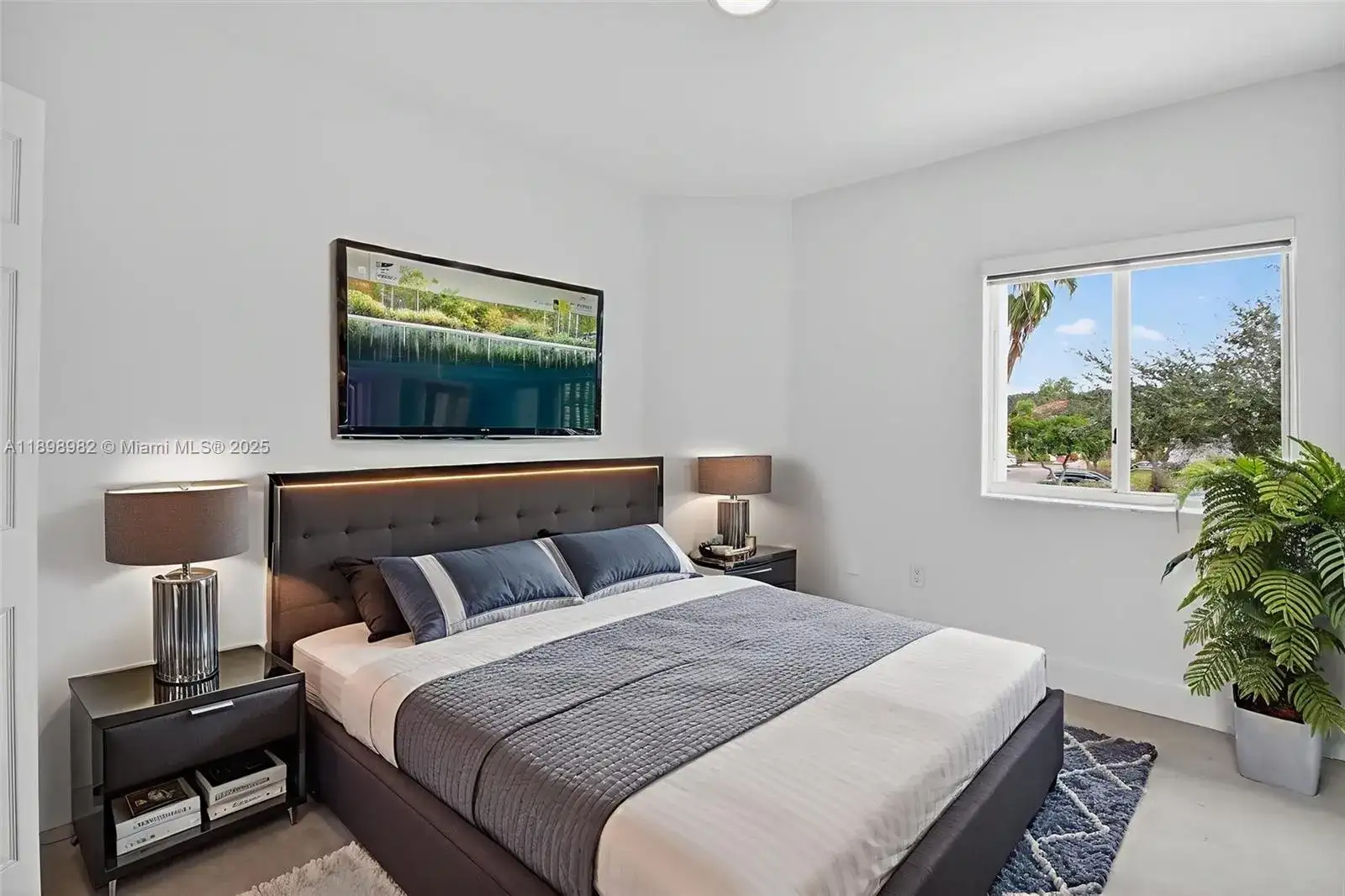 11244 NW 58th Ter, Doral FL 33178 photo 5