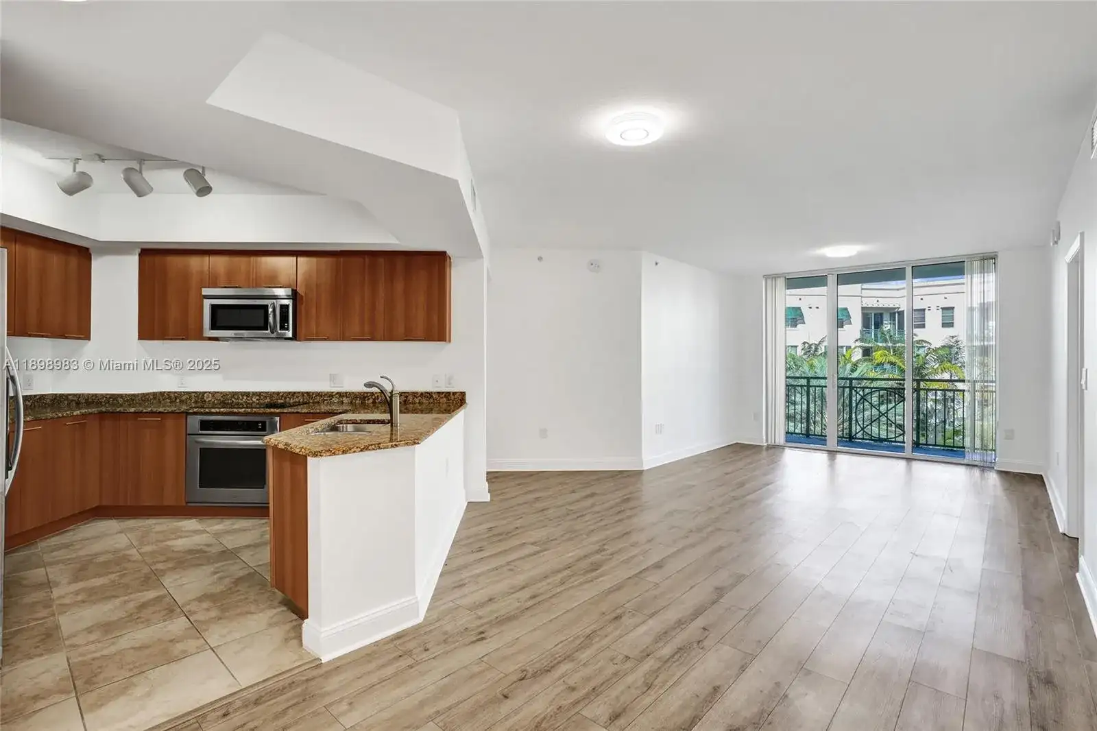 510 NW 84th Ave # 518, Plantation FL 33324 photo 2