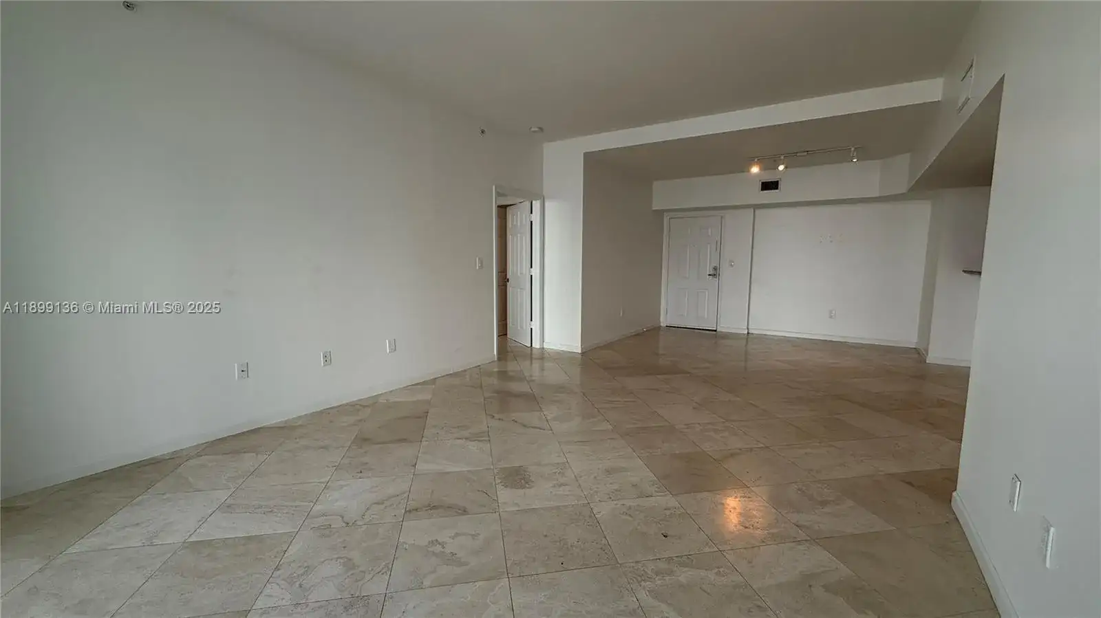 1155 Brickell Bay Dr, Miami FL 33131 photo 4