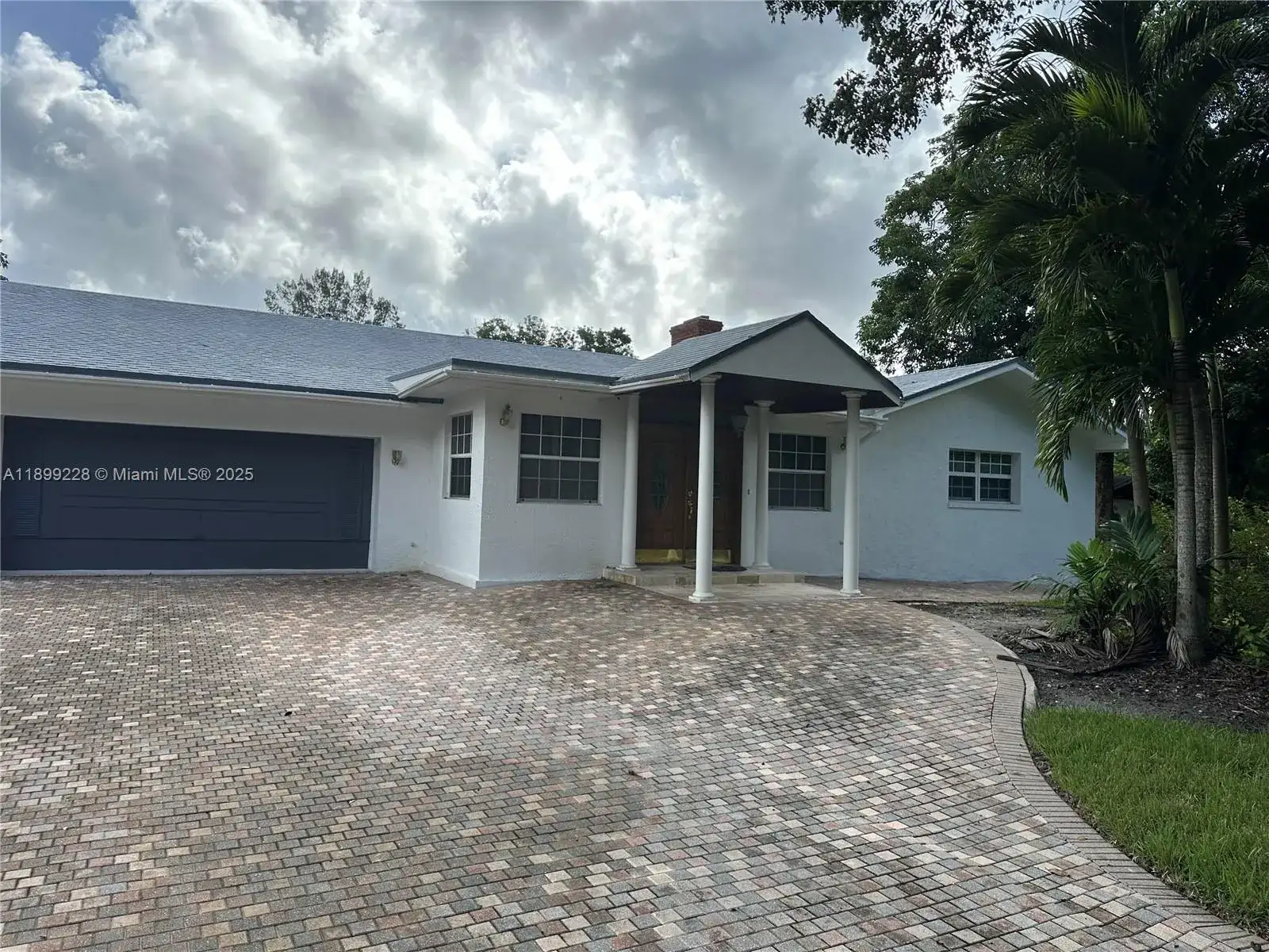 6300 SW 181st Ln, Southwest Ranches FL 33331 photo 2