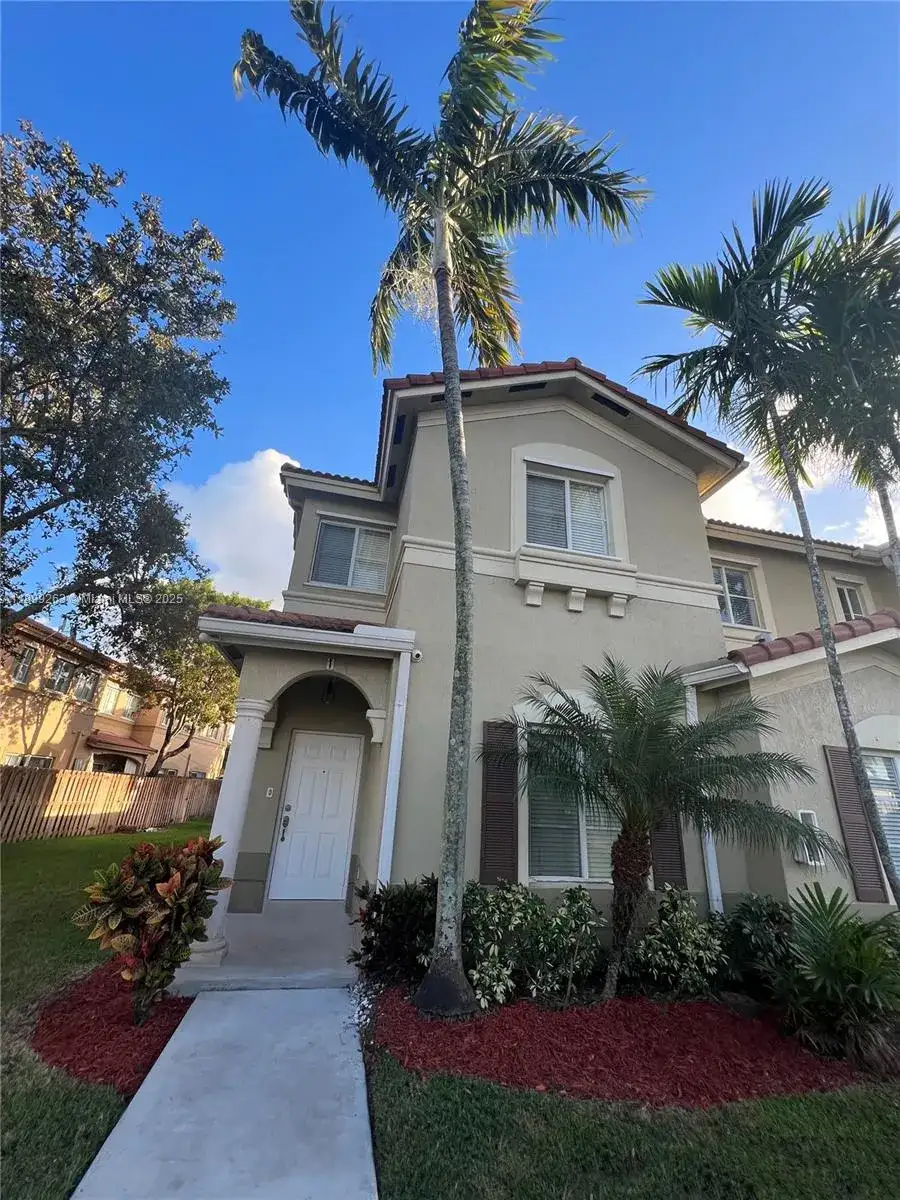 10776 NW 84th Ln # 30, Doral FL 33178 photo 2