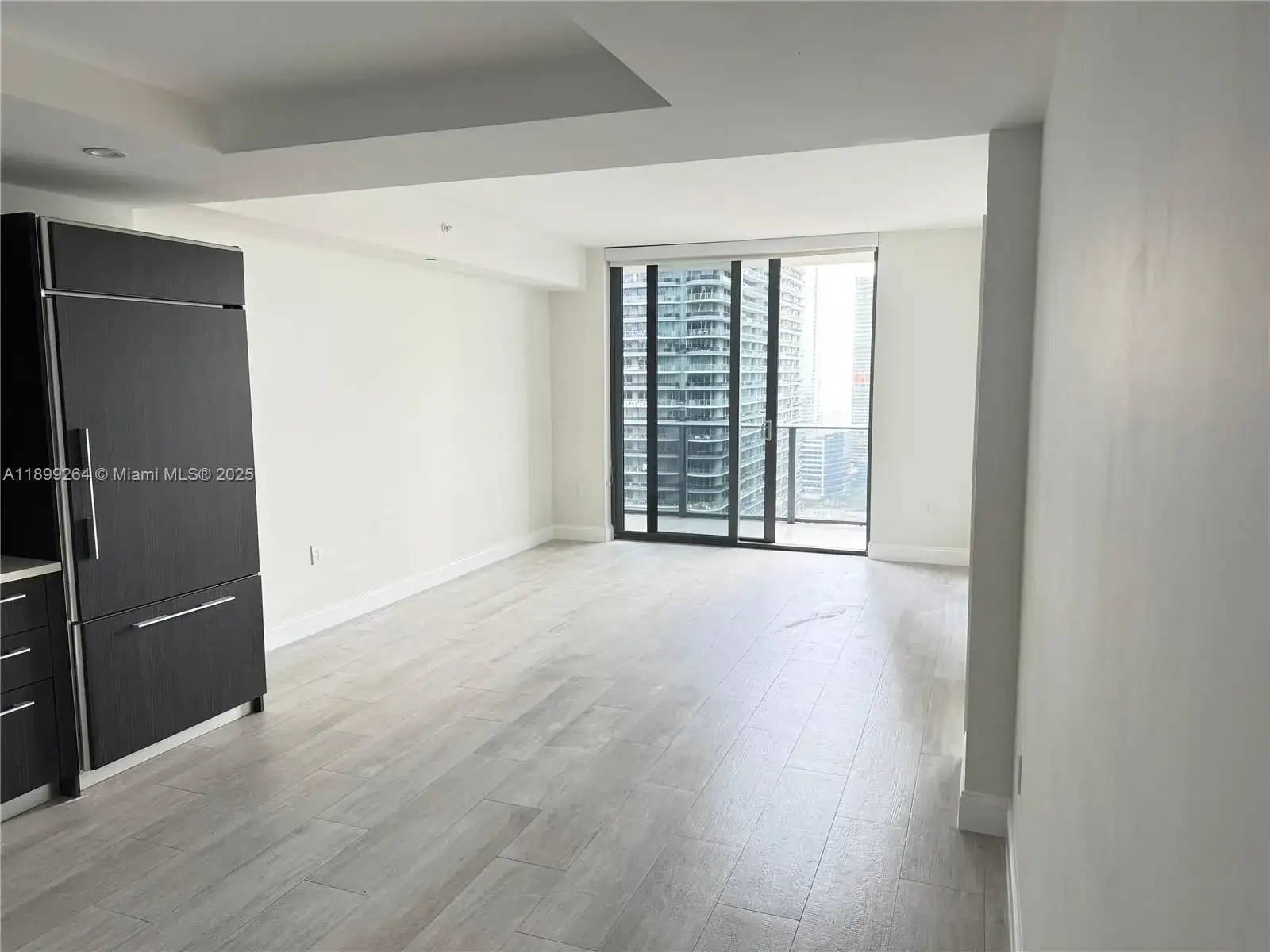 45 SW 9th St # 3404, Miami FL 33130 photo 4