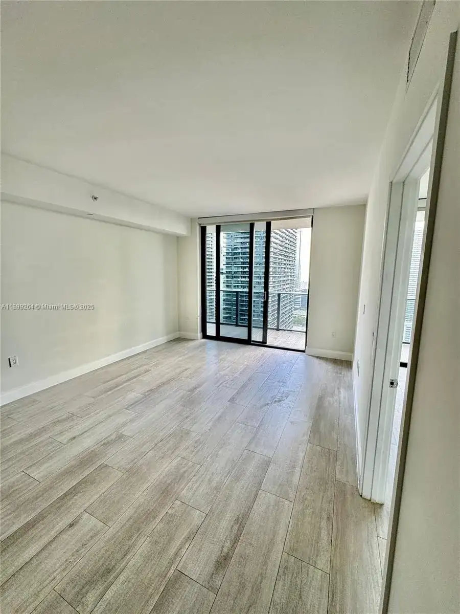45 SW 9th St # 3404, Miami FL 33130 photo 5